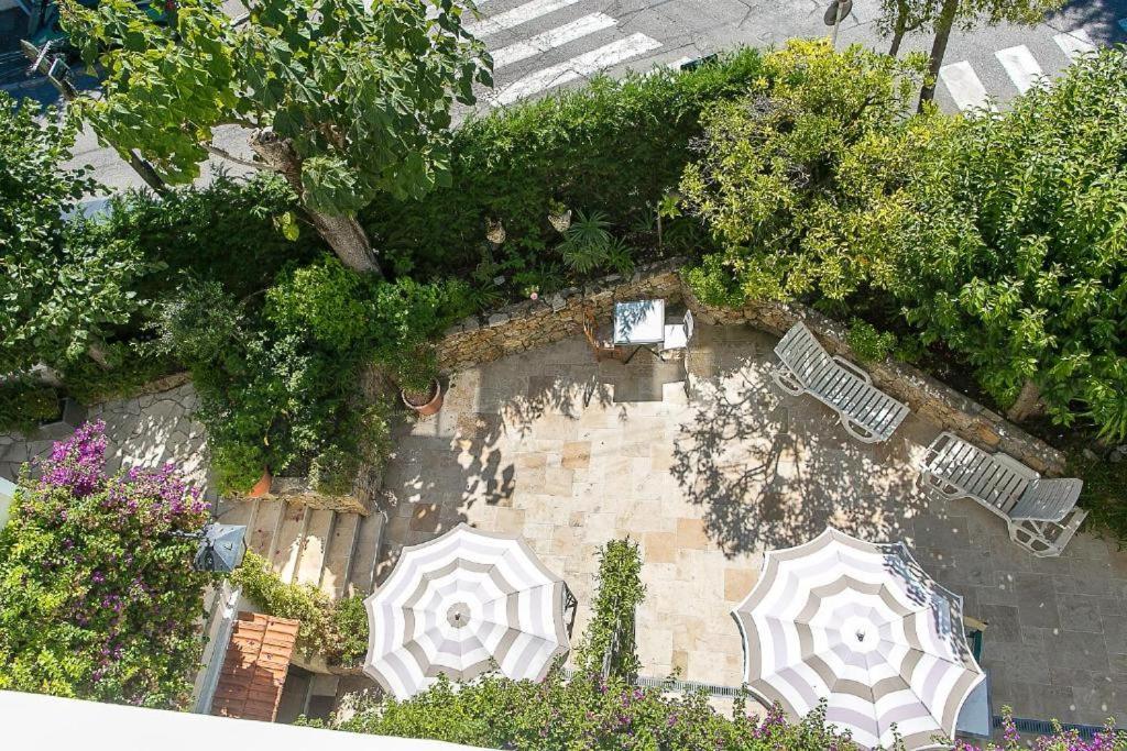 Emeraude Residence Hoteliere ฌวง-เลส์-แป็งส์ ภายนอก รูปภาพ